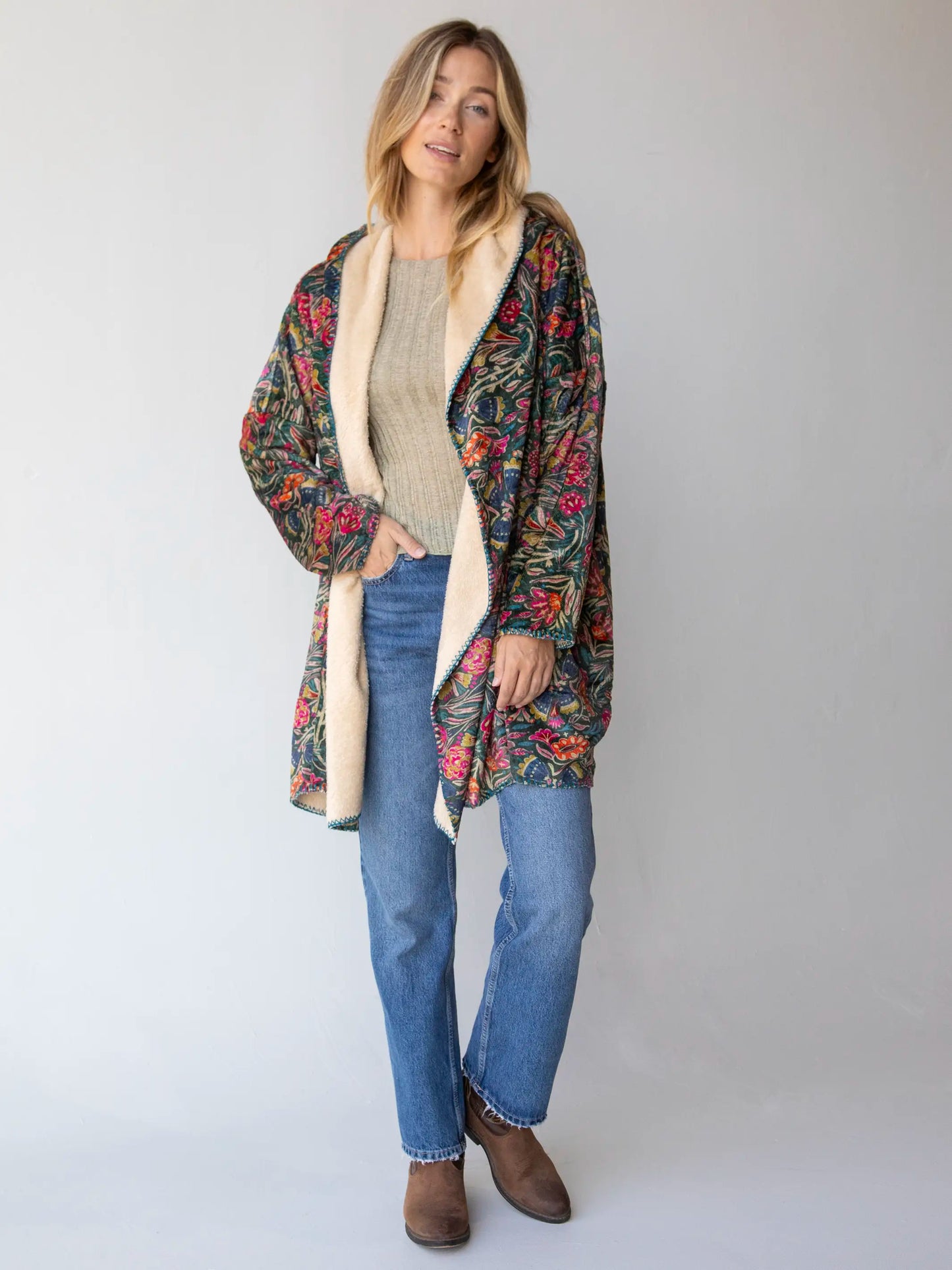 Cozy Blanket Kimono - Green Lined Floral