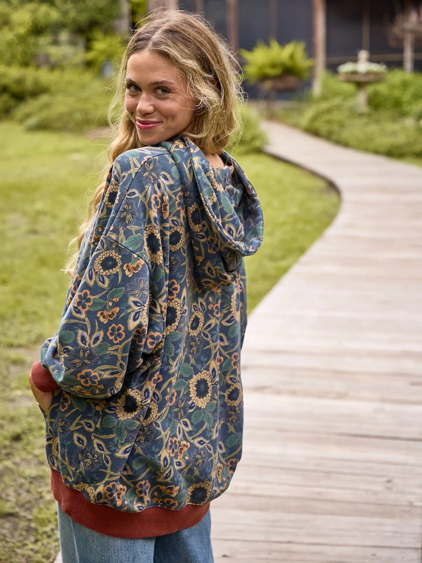 Oversized Printed Sweatshirt - Navy Tan Dahlias