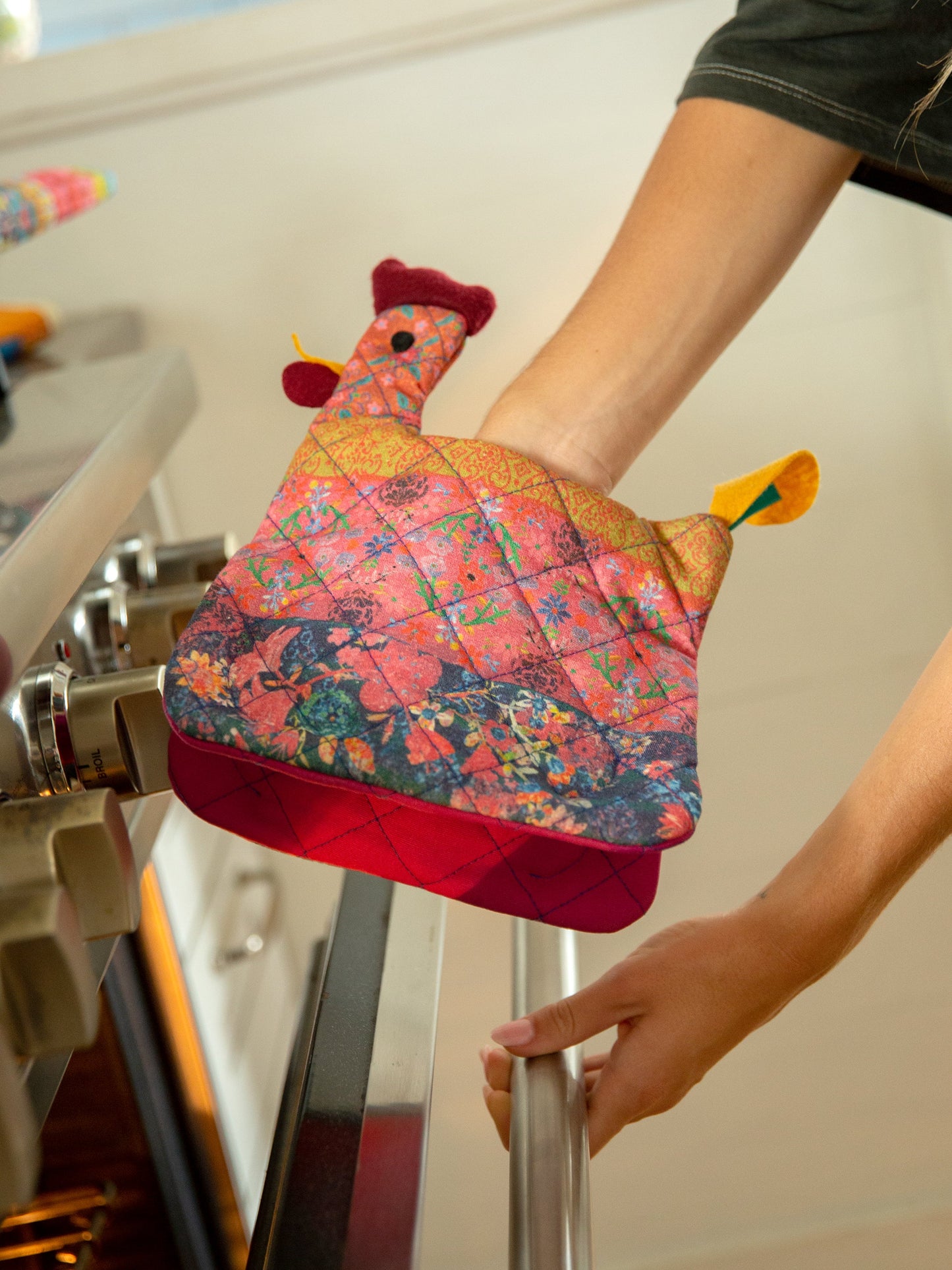 Bake Happy Oven Mitt - Chicken