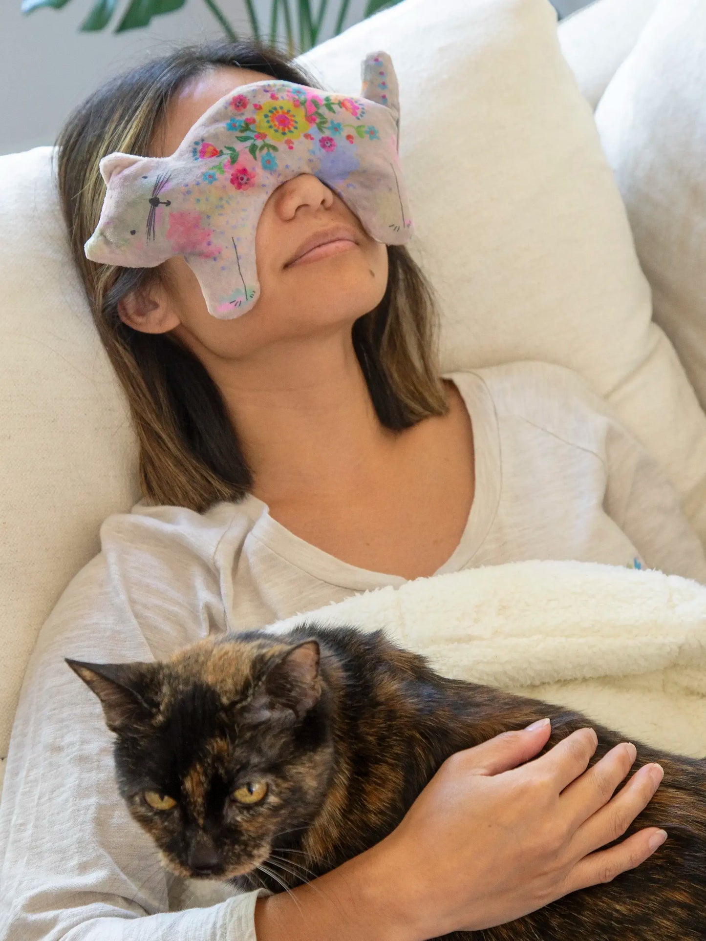 Shaped Weighted Eye Mask - Cat